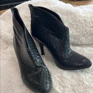 Vince Camuto Black Textured Heeled Boots